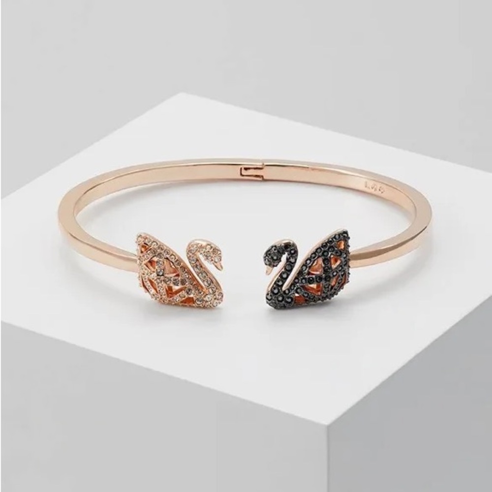 SWAROVSKI FACET SWAN BANGLE - Picture 4 of 7